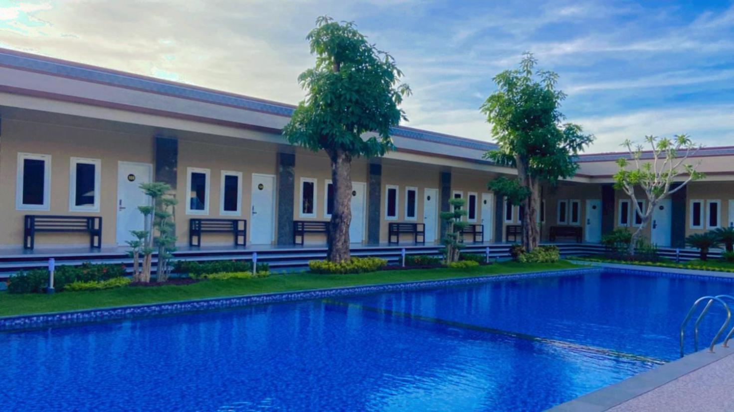 Nio Garden Hotel Sumbawa Екстер'єр фото
