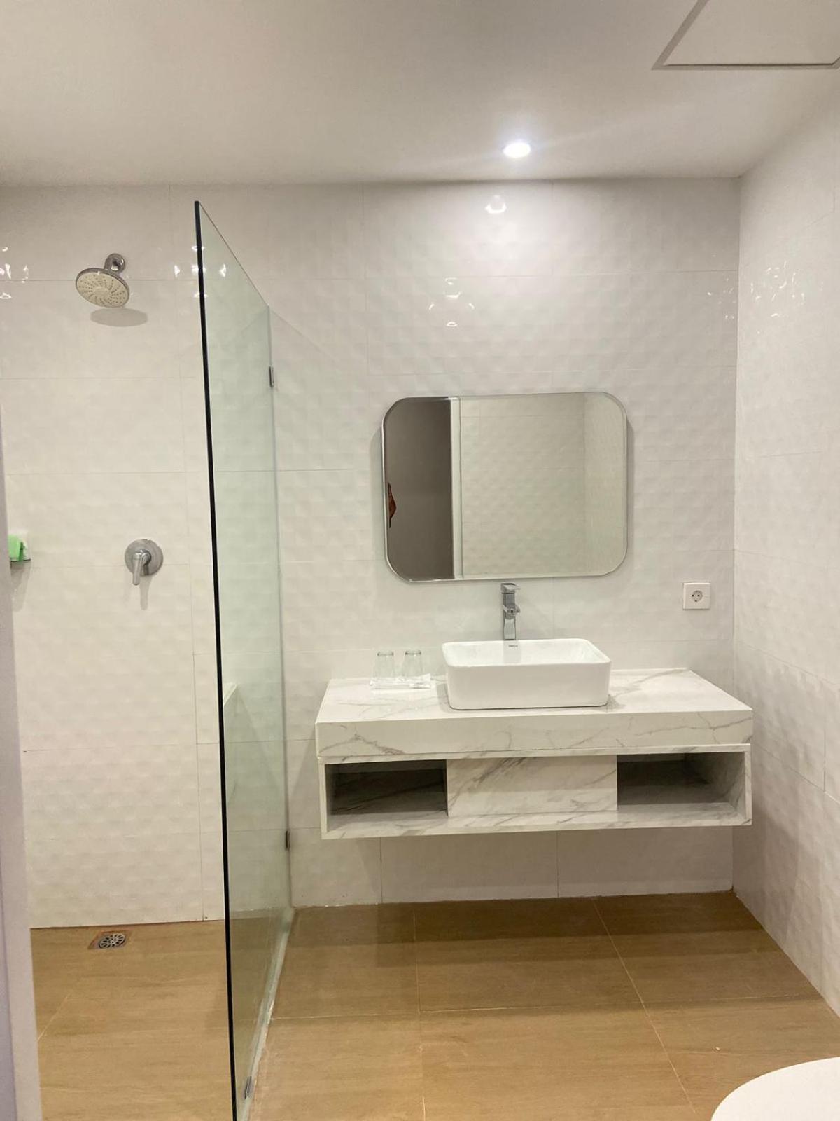 Nio Garden Hotel Sumbawa Екстер'єр фото